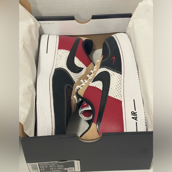 Air Force 1 07’ LV8 - Picture 8 of 8